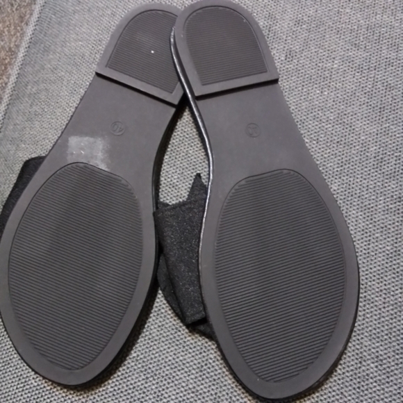 Elegant Black Bow Sandals - Picture 3 of 4